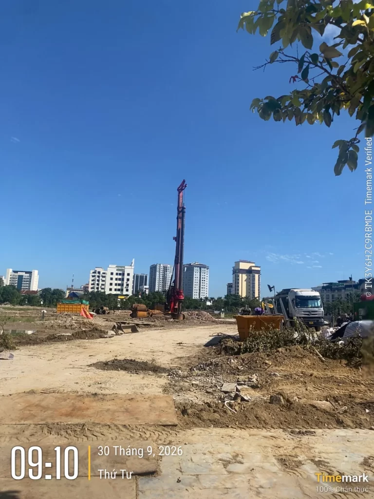 Sun Group triển khai tại Nghệ An: máy khoan cọc nhồi ở công trường Vinh